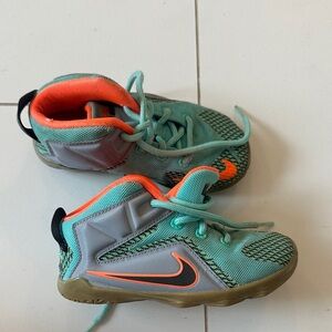 Nike LeBron Kids' Turquoise and Neon Orange Sneakers 9C